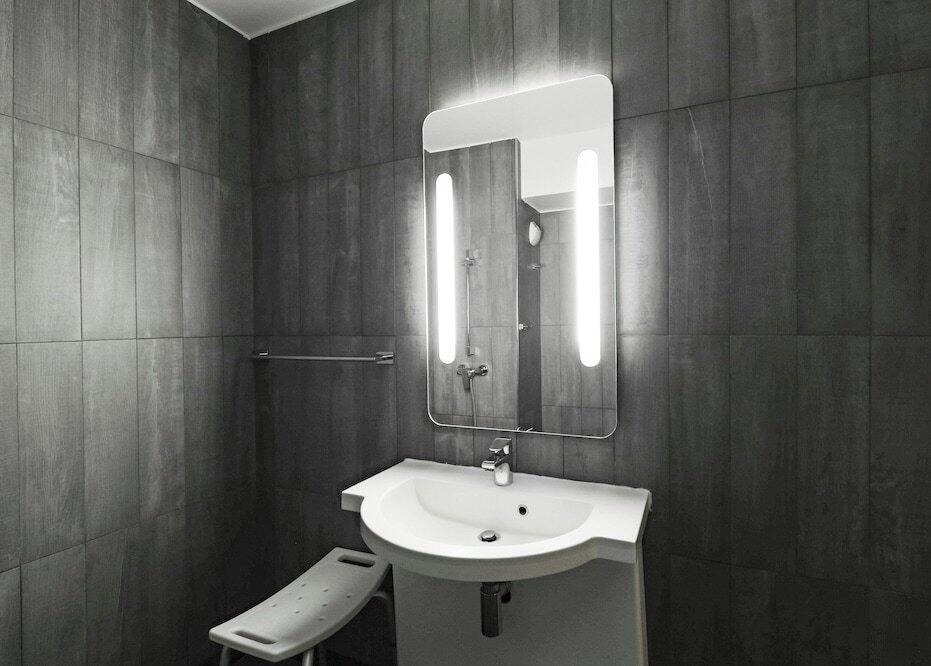 Foto de una habitación de easyHotel Nice Palais des Congrès – Old Town