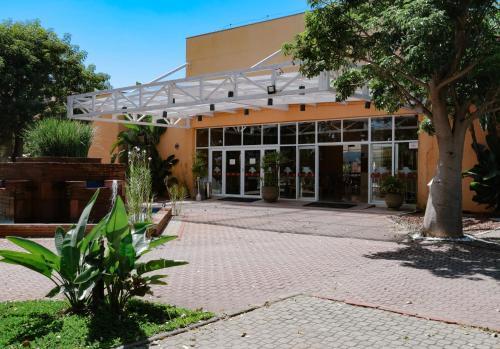 Foto del exterior de Hotel Carlton Plaza Baobá