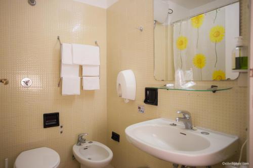 Foto del baño de Hotel La Pace