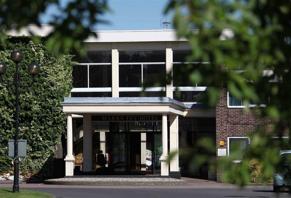Foto del exterior de Marks Tey Hotel Colchester
