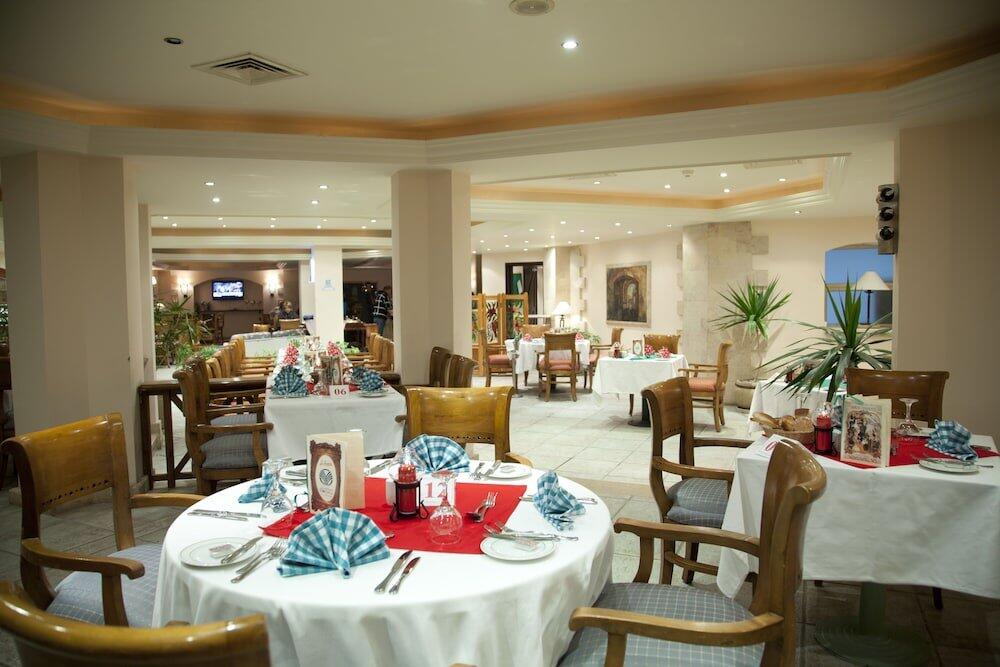 Foto de restauración de Complejo Coral Beach Resort Hurghada
