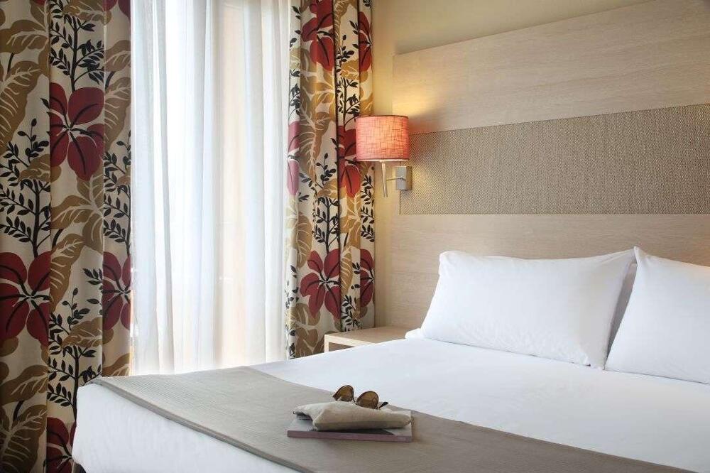 Foto de una habitación de Hotel Augusta Club &amp;amp; Spa - Adults Only