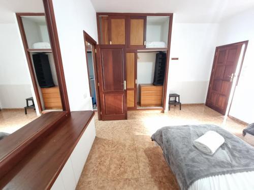 Foto de una habitación de Casas y chalets VV Mirador Isla Bonita &amp;quot;by henrypole home&amp;quot;