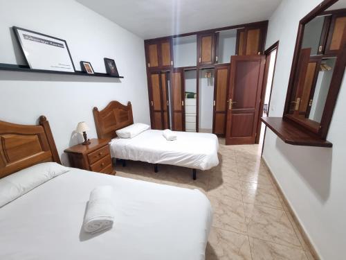 Foto de una habitación de Casas y chalets VV Mirador Isla Bonita &amp;quot;by henrypole home&amp;quot;