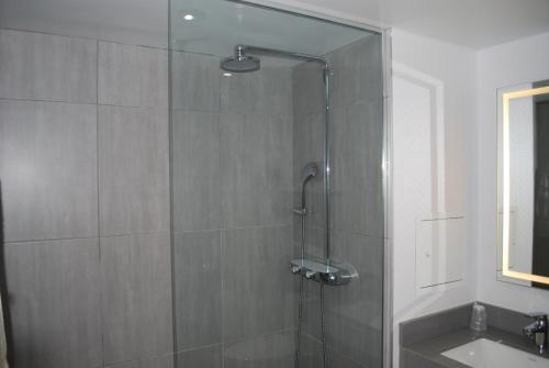 Foto del baño de Hotel DoubleTree by Hilton Ottawa Downtown