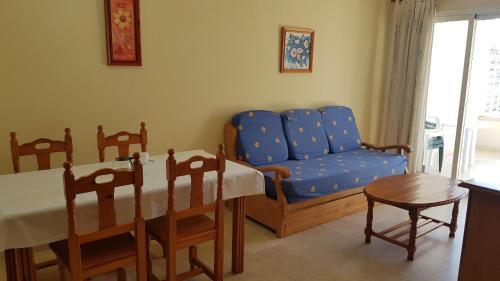 Foto de una habitación de Apartamentos Gemelos 22-Fincas Benidorm