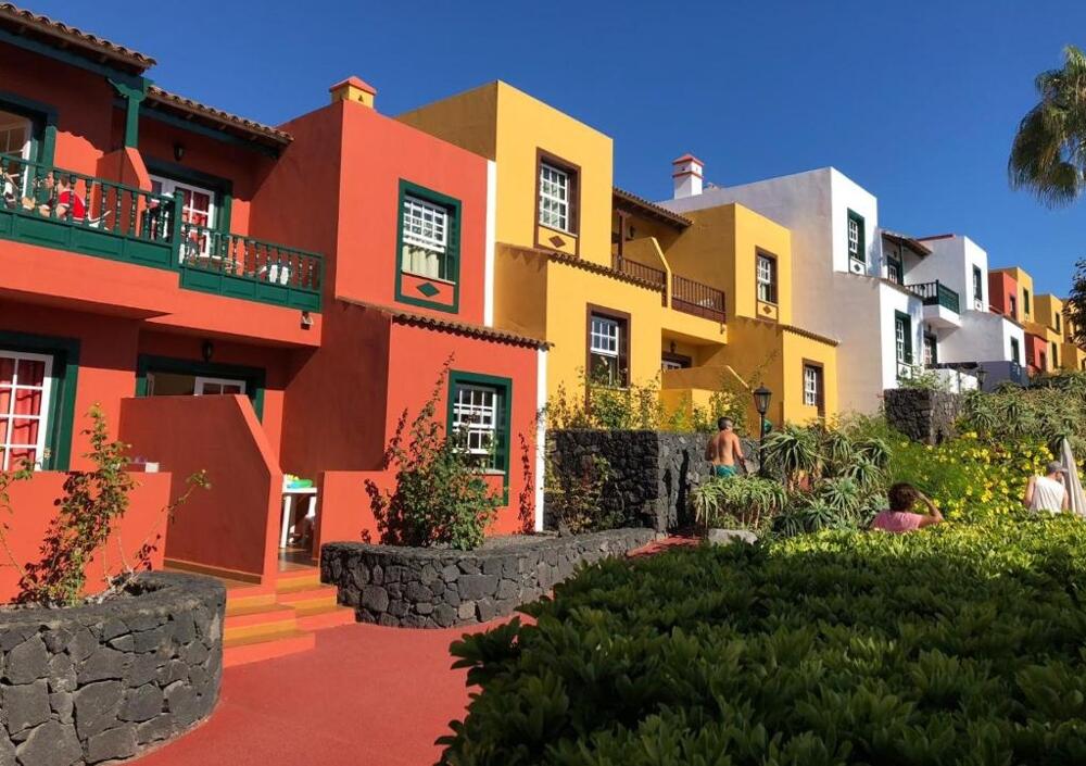 Foto del exterior de Apartamentos Oasis San Antonio