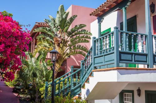 Foto del exterior de Apartamentos Oasis San Antonio