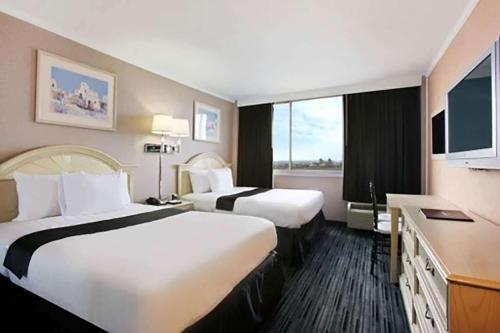 Foto de una habitación de Hotel Ramada by Wyndham North Bergen