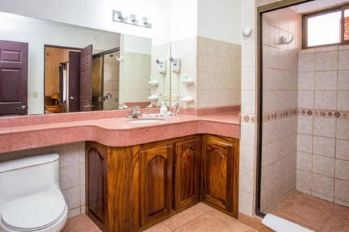 Foto del baño de Hotel Inn On The Park