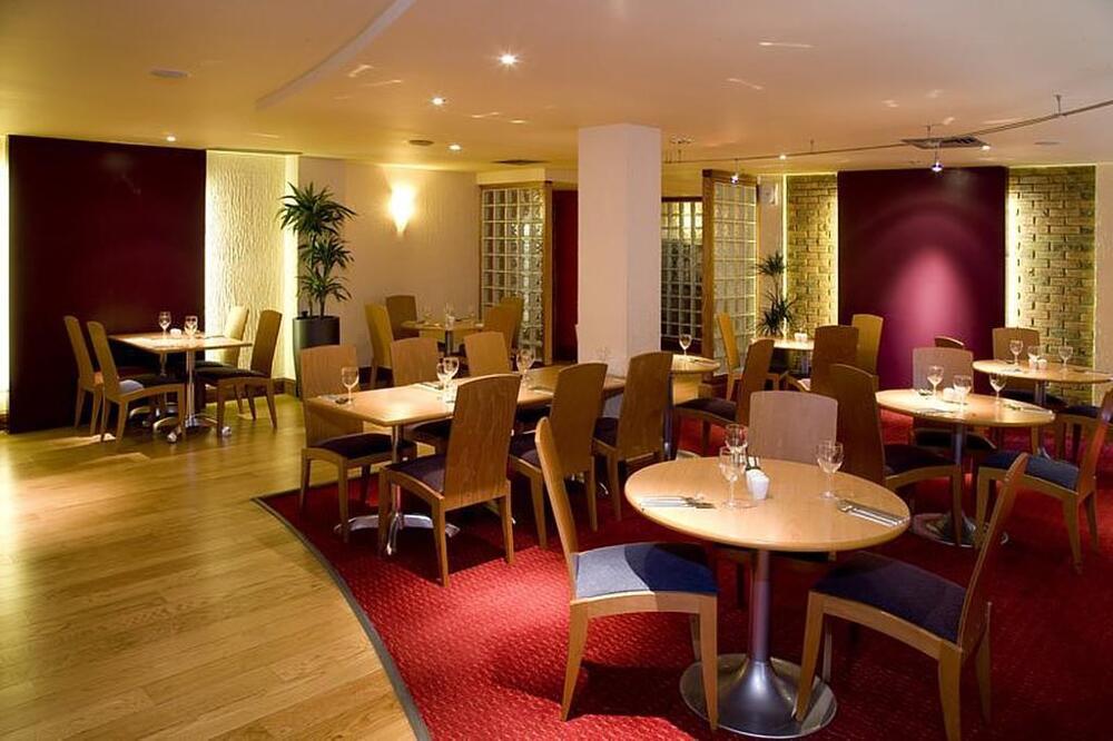 Foto general de Hotel Premier Inn London Kew Bridge