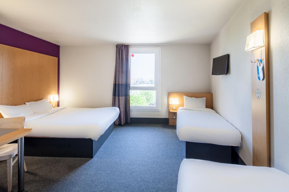 Foto de una habitación de B&amp;amp;B HOTEL Paris Romainville Noisy-le-Sec