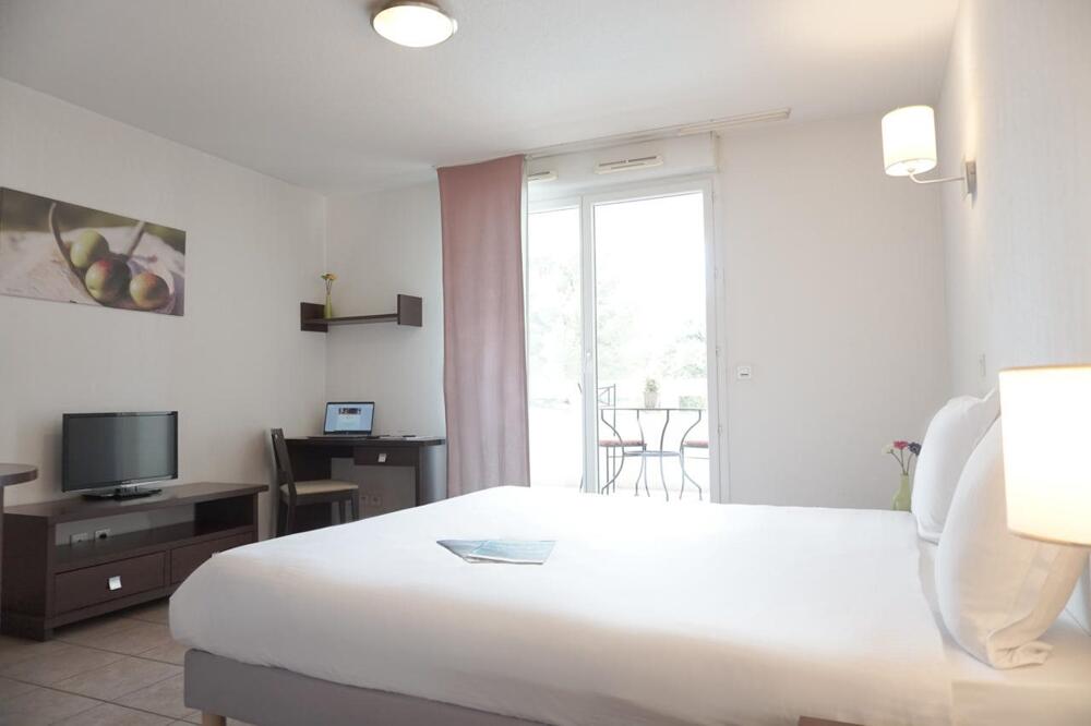 Foto de una habitación de Zenitude Hôtel-Résidences Toulon Six Fours