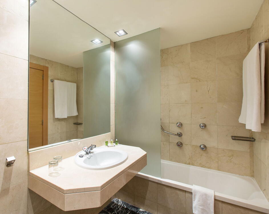 Foto del baño de Hotel Moxy Barcelona