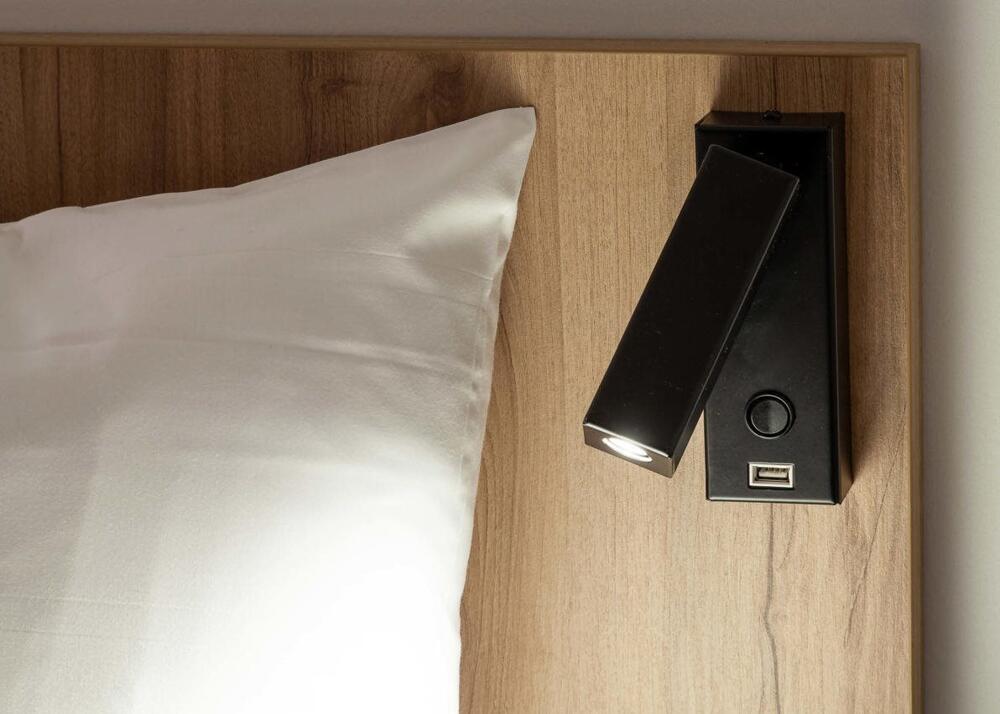 Foto de una habitación de B&amp;amp;B HOTEL Orléans Centre Foch