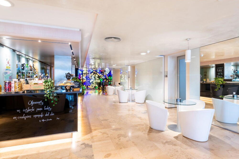 Foto de las zonas nobles de voco Madrid Retiro, an IHG Hotel