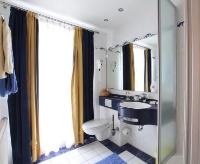 Foto del baño de Au P&amp;#039;tit Max - Studios hotel