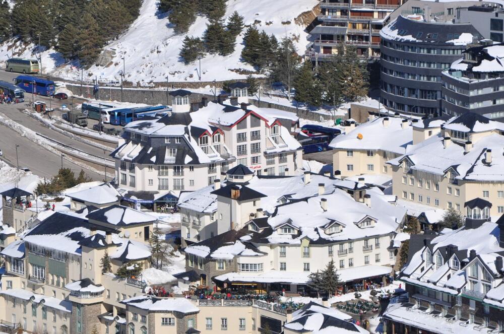 Foto del entorno de Apartamentos Sabica Nevada Plaza