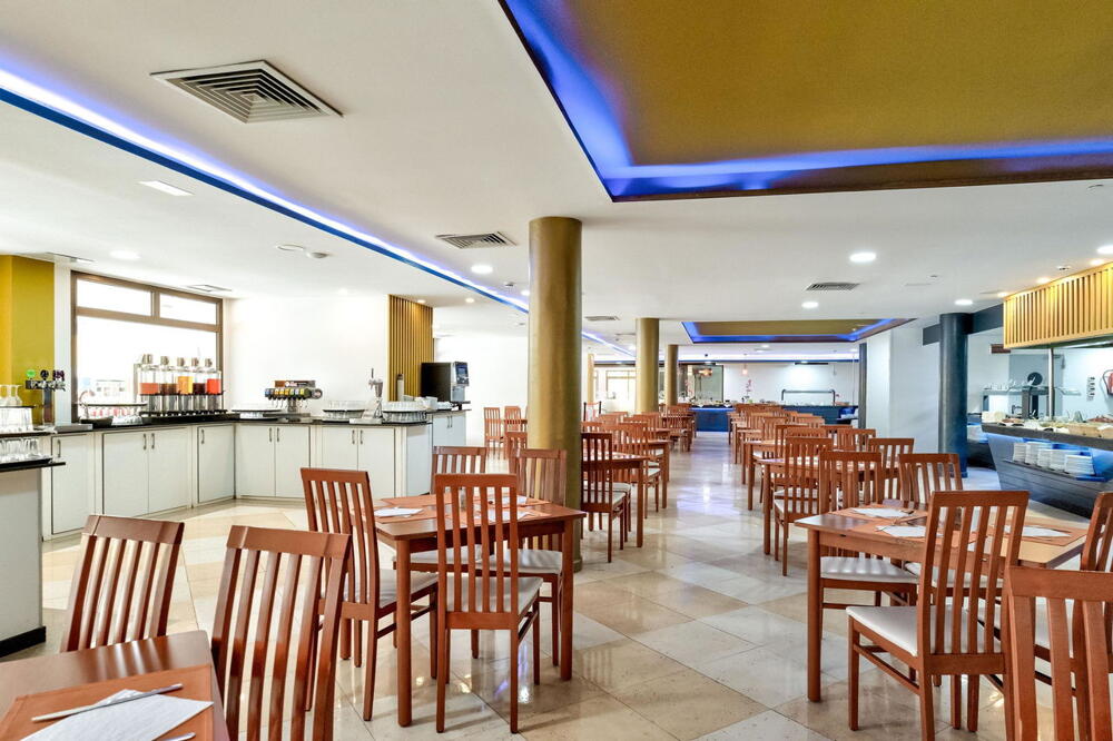 Foto de restauración de Hotel Chatur Costa Caleta