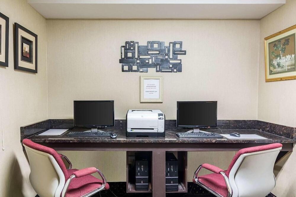 Photo – Hotel The Plaza Inn &amp;amp; Suites