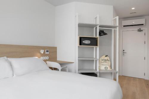 Foto de una habitación de B&amp;amp;B Hotel Benidorm Finestrat