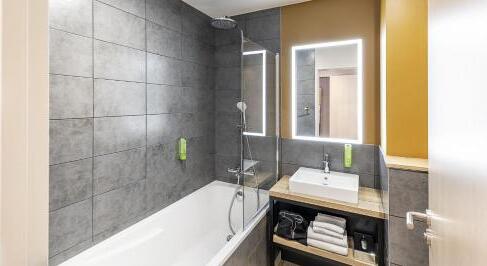 Foto de una habitación de Best Western Coeur de Maurienne Hotel Restaurant &amp;amp; Spa