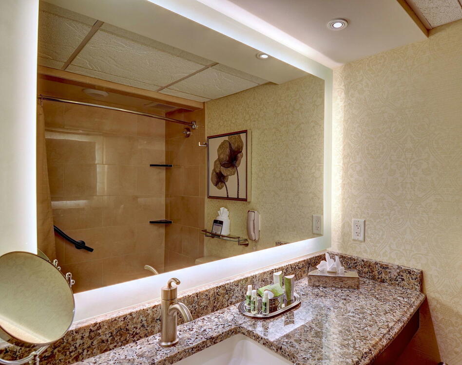 Foto del baño de Hotel Eden Resort and Suites, BW Premier Collection