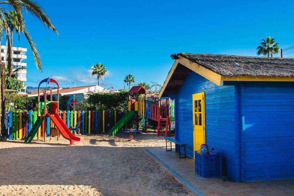 Foto de los servicios de HL Miraflor Suites Hotel
