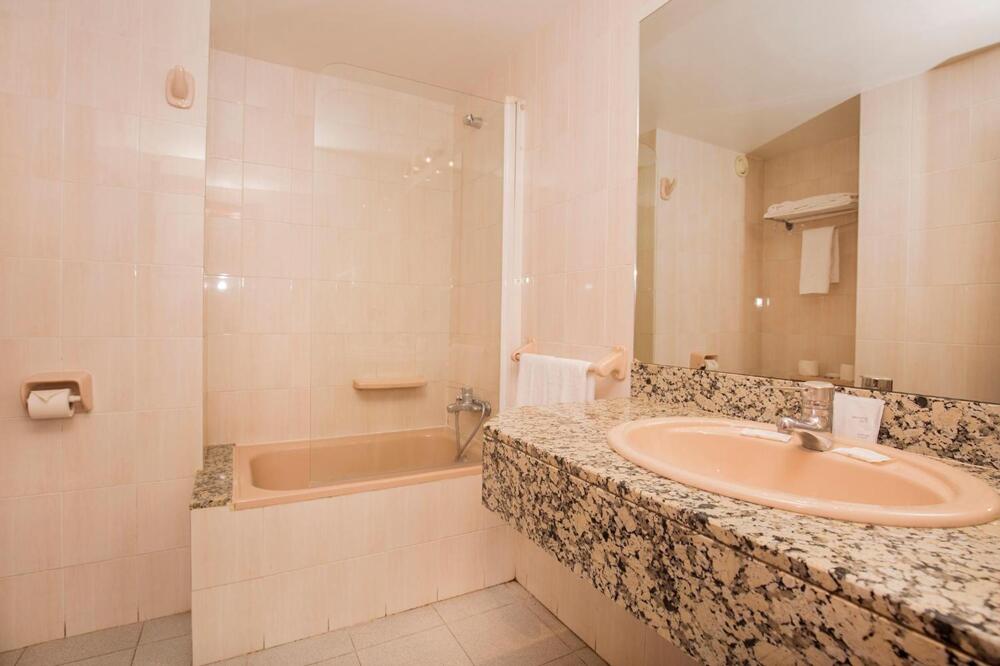 Foto del baño de Hotel Cervol