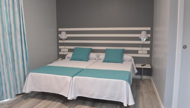 Foto de Apartamentos RF Bambi Adults Only