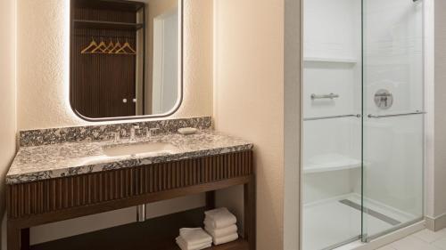 Foto del baño de Burton House, Beverly Hills, A Tribute Portfolio Hotel