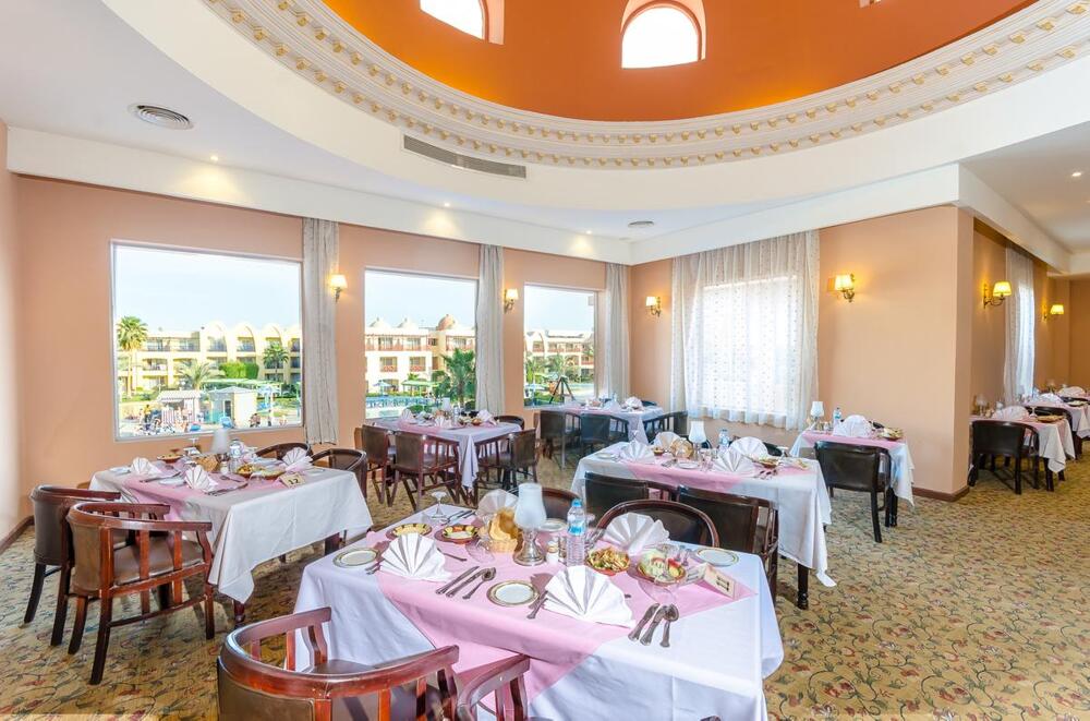 Foto de restauración de Complejo Titanic Beach Spa &amp;amp; Aquapark