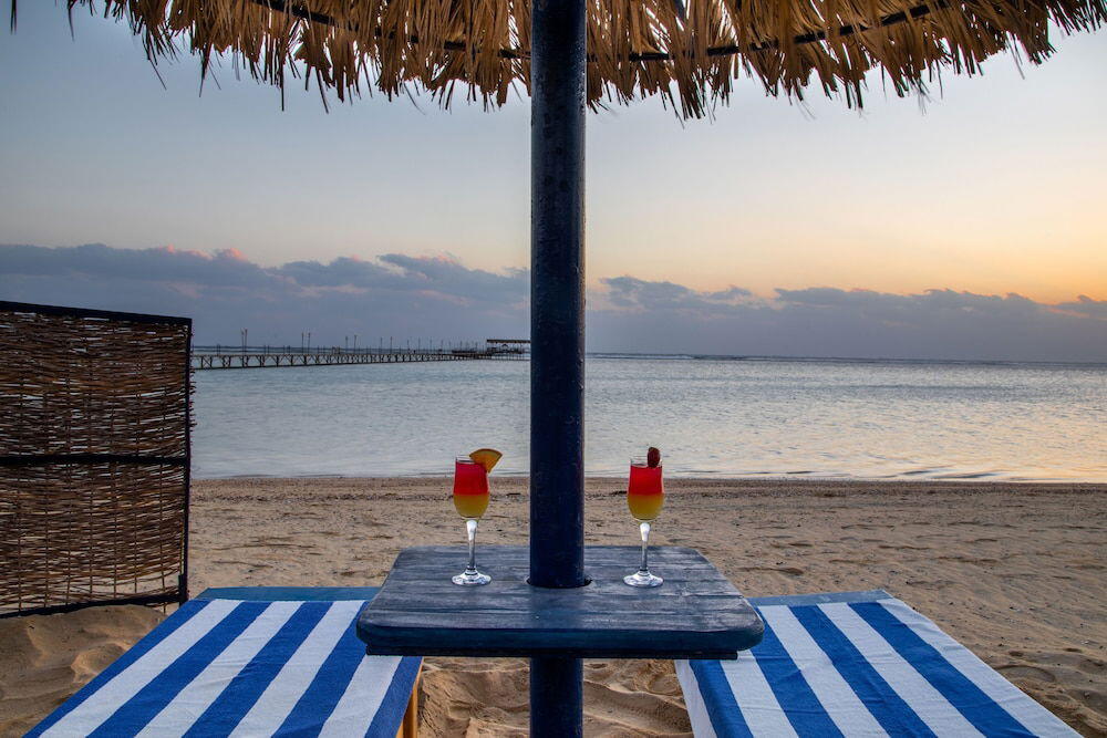 Foto del exterior de Hotel Protels Crystal Beach Resort