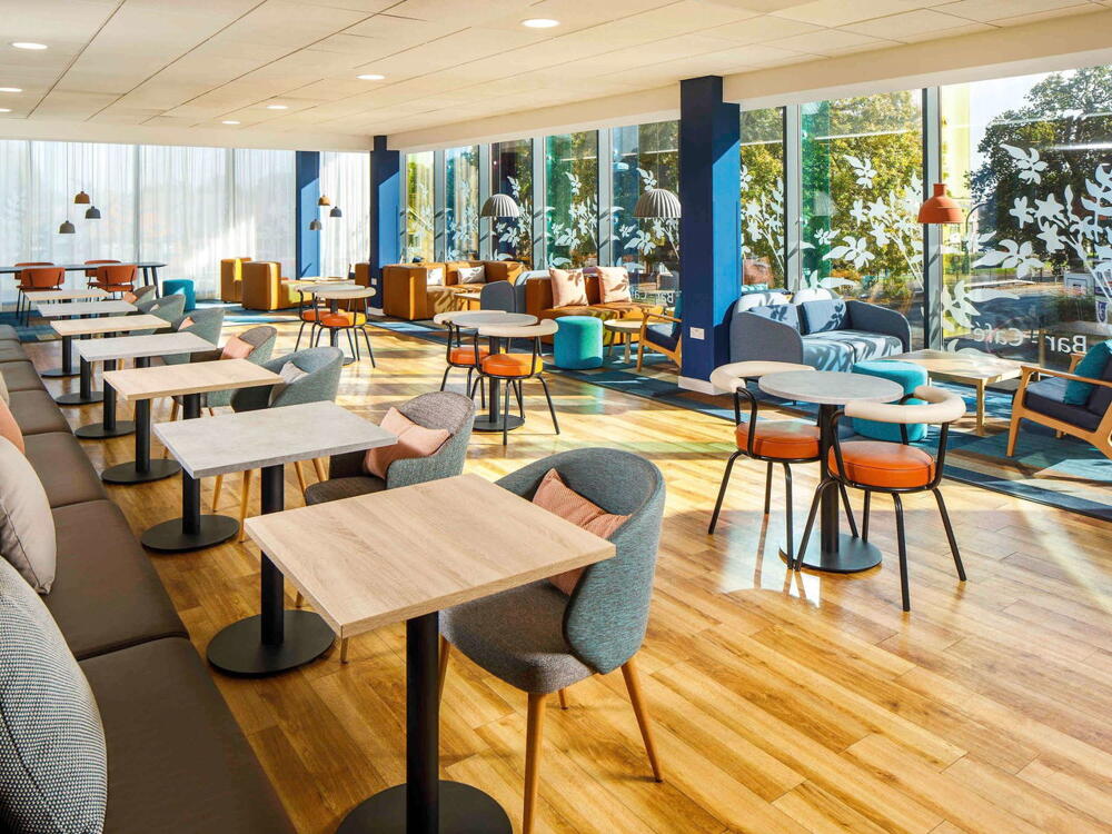 Foto de restauración de Hotel ibis budget London Heathrow Central