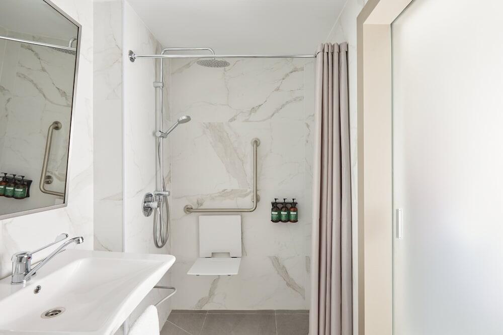 Foto del baño de Hotel Crowne Plaza Madrid - Centre Retiro by IHG