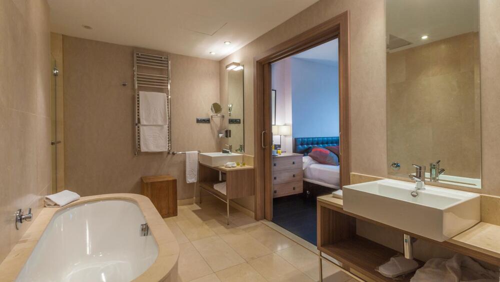Foto del baño de URH Hotel Zen Balagares