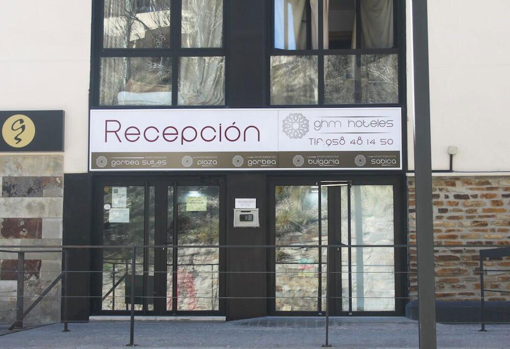 Foto del exterior de Apartamentos Sabica Nevada Gorbea