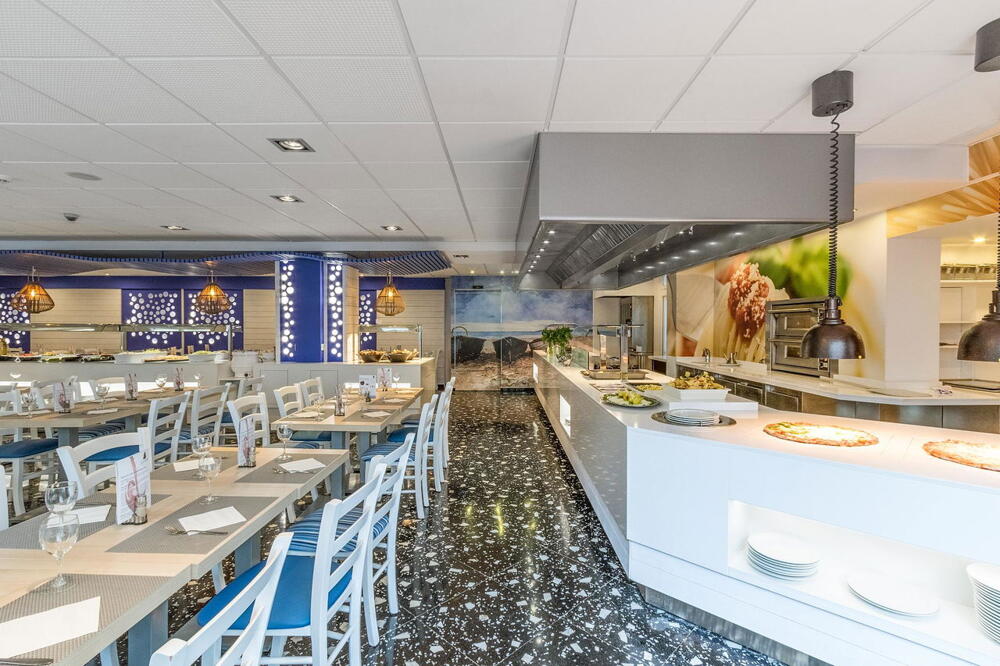 Foto de restauración de Neptuno Apartments