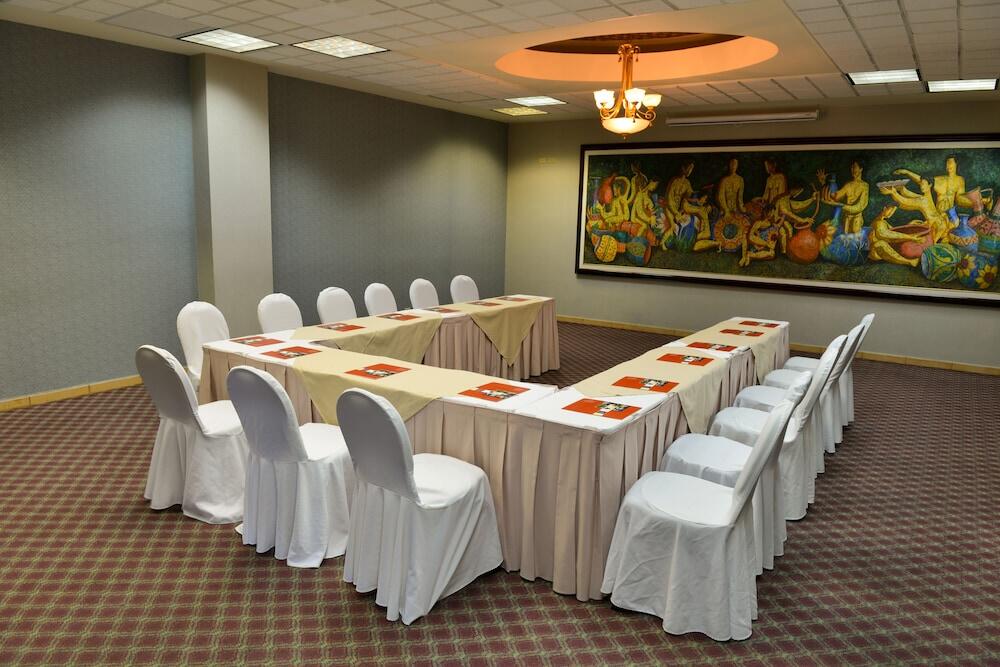 Photo – Aparthotel Plaza del General