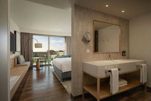 Foto de una habitación de Hotel Algarve Marriott Salgados Golf Resort &amp;amp; Conference Center