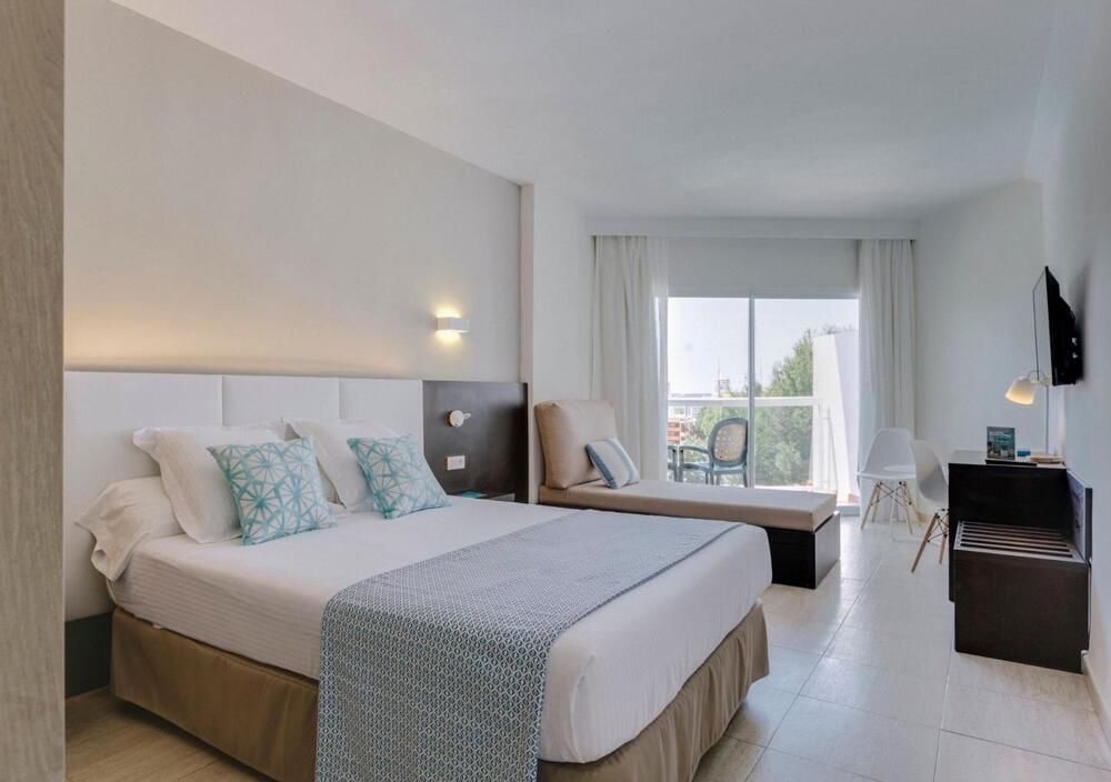 Foto de una habitación de Hotel ILUNION Palmanova Mallorca  (ex AluaSun Torrenova)