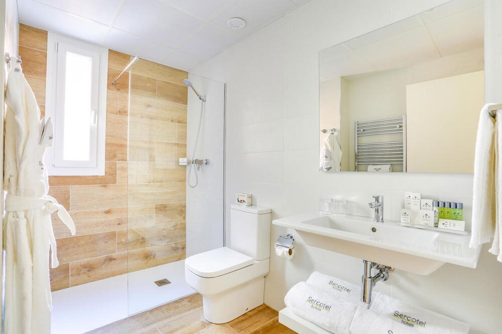 Foto del baño de Apartamentos Sercotel Logroño Suites