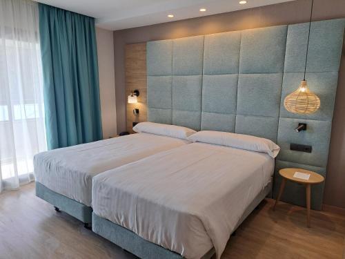 Foto de una habitación de Hotel Maya Alicante