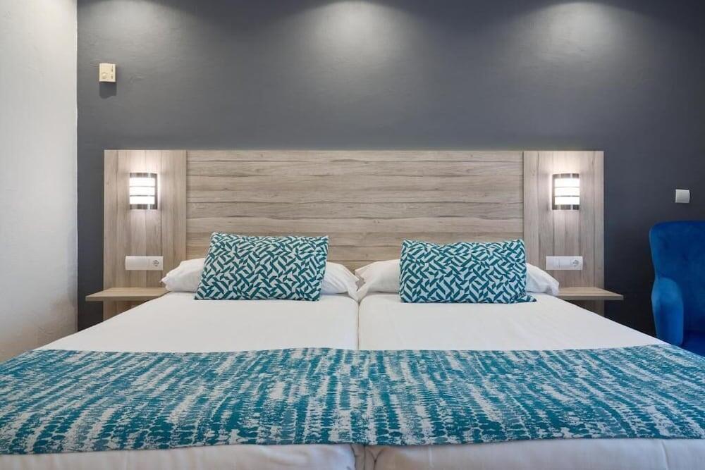 Foto de una habitación de Hotel Maya Alicante