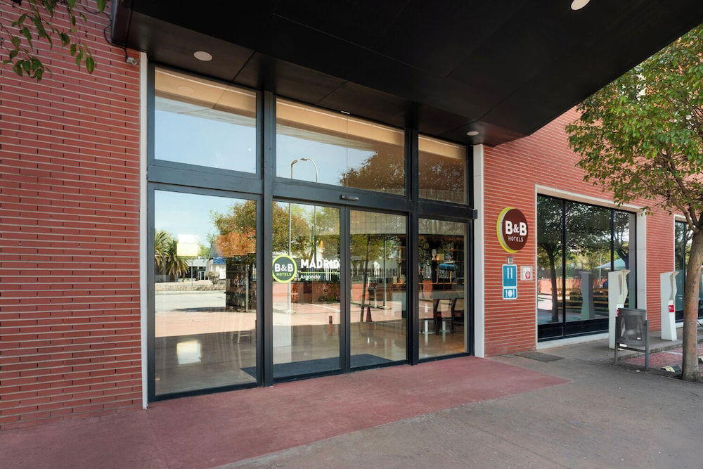 Foto del exterior de B&amp;amp;B HOTEL Madrid Arganda