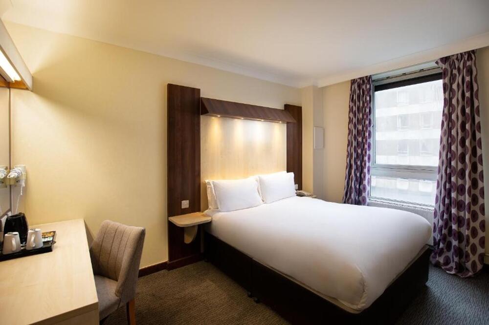 Foto de una habitación de Royal National Hotel
