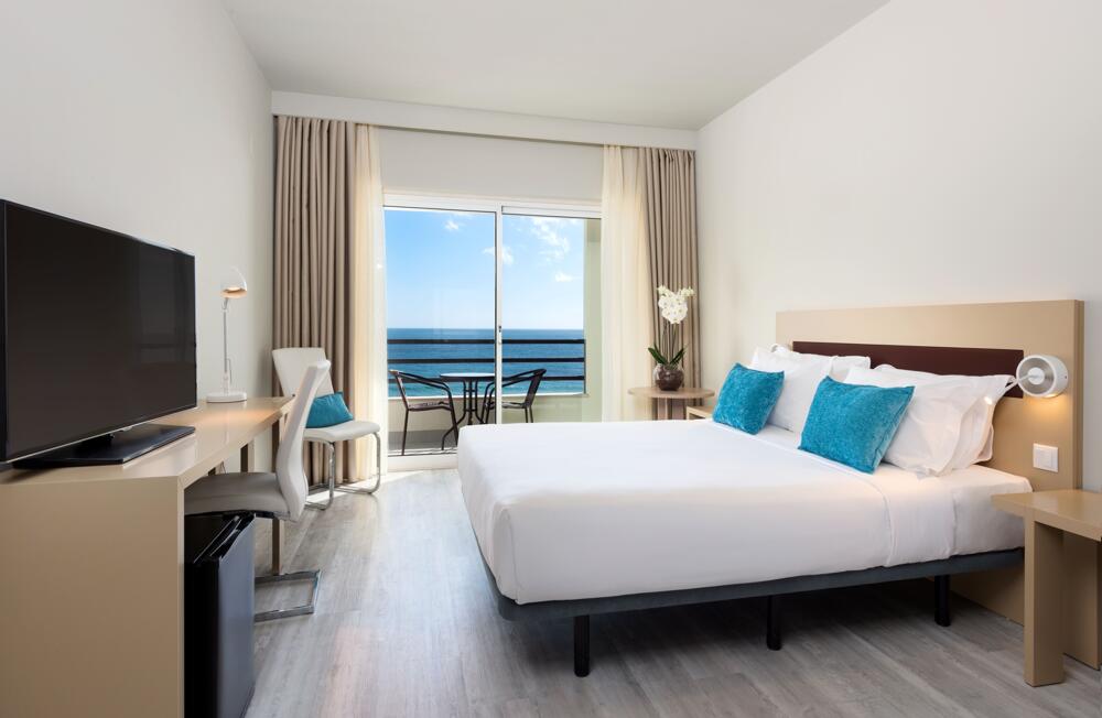 Foto de una habitación de Hotel TRYP by Wyndham Lisboa Caparica Mar