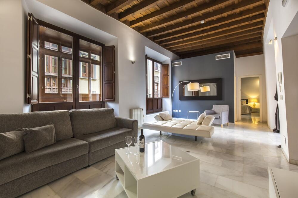 Foto de los servicios de Aparthotel tuGuest Elvira Suites