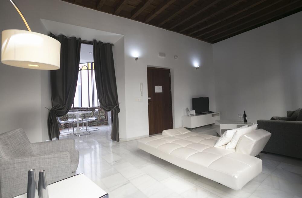Foto general de Aparthotel tuGuest Elvira Suites
