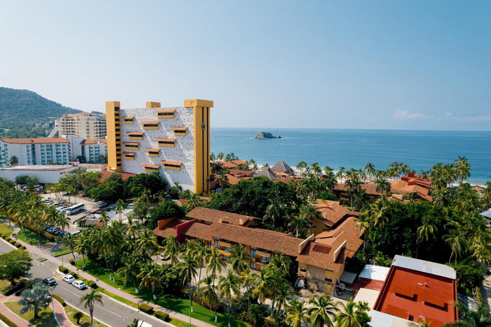 Holiday Inn Resort Ixtapa All-Inclusive